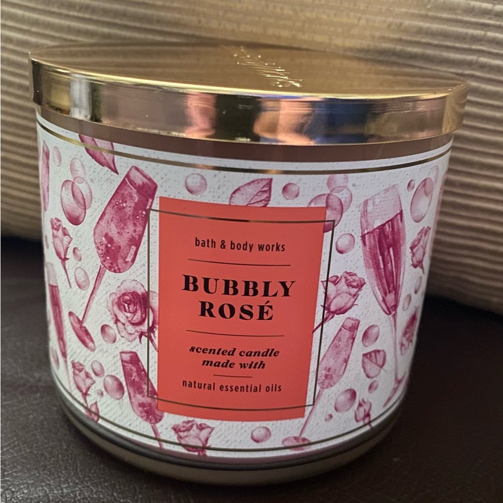 NWOT Bath & Body Works Bubbly Rosé Scented Candle